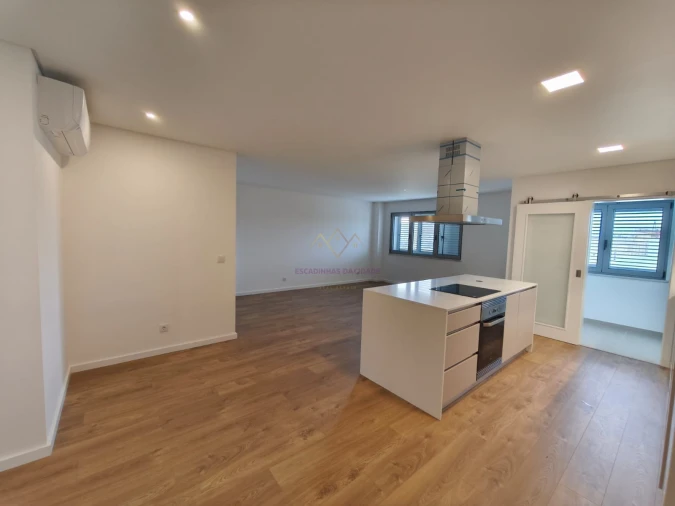 Apartamento T2 para Venda em Camarate, Unhos e Apelação Foto 8