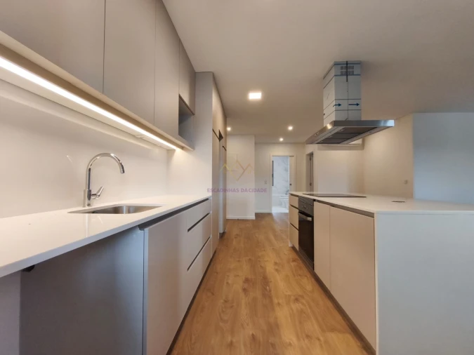 Apartamento T2 para Venda em Camarate, Unhos e Apelação Foto 11