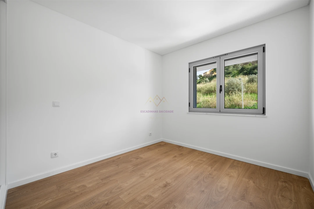 Apartamento T2 para Venda em Camarate, Unhos e Apelação Foto 24