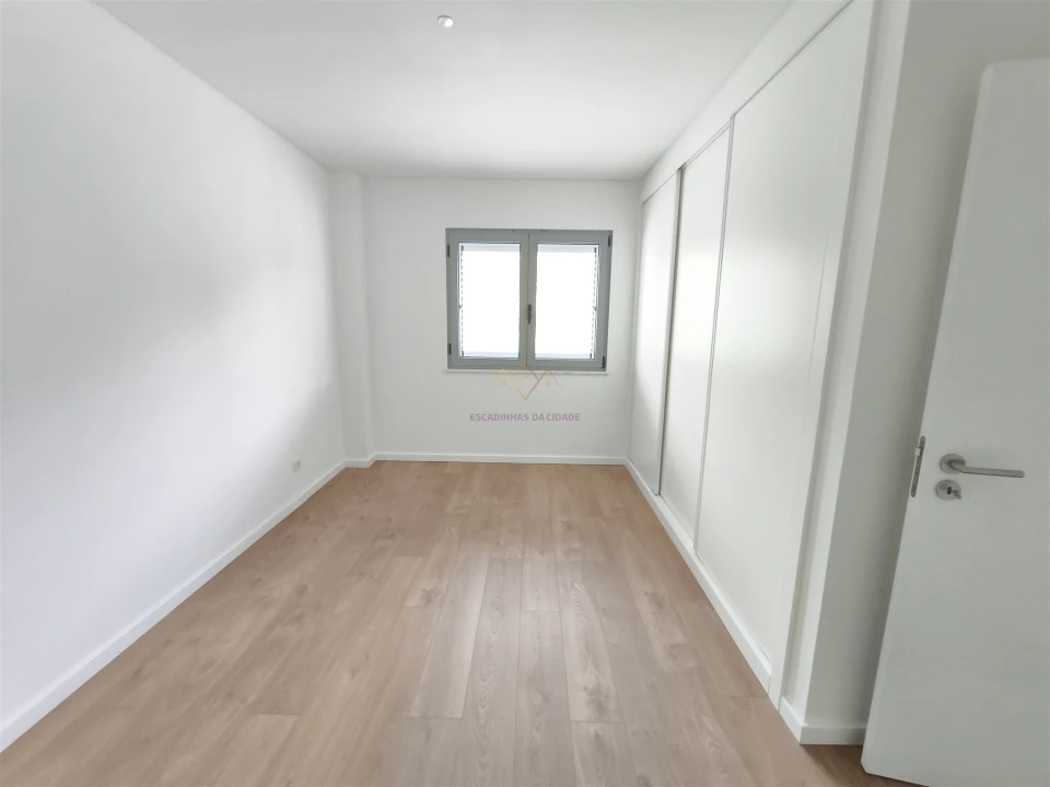 Apartamento T2 para Venda em Camarate, Unhos e Apelação Foto 21