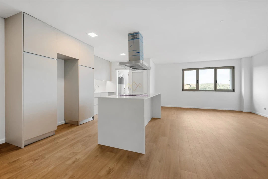 Apartamento T2 para Venda em Camarate, Unhos e Apelação Foto 12