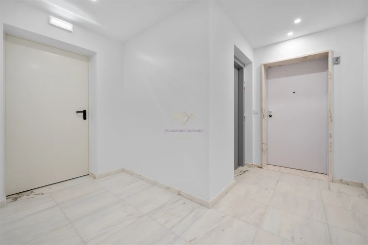Apartamento T2 para Venda em Camarate, Unhos e Apelação Foto 30