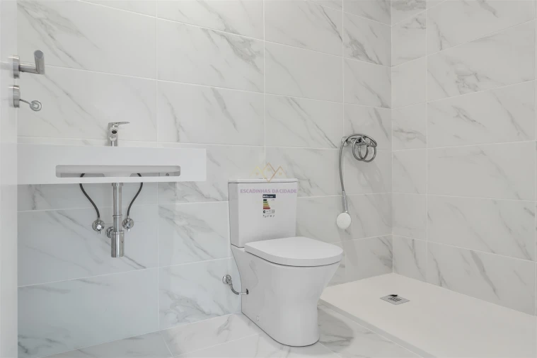 Apartamento T2 para Venda em Camarate, Unhos e Apelação Foto 20