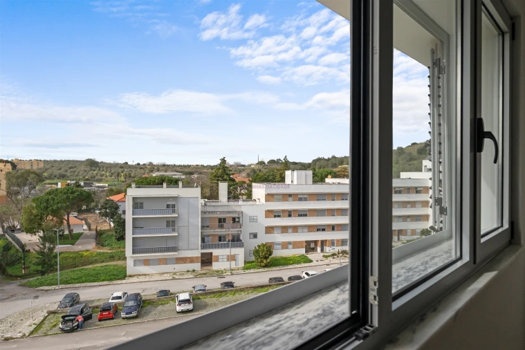 Apartamento T2 para Venda em Camarate, Unhos e Apelação Foto 25