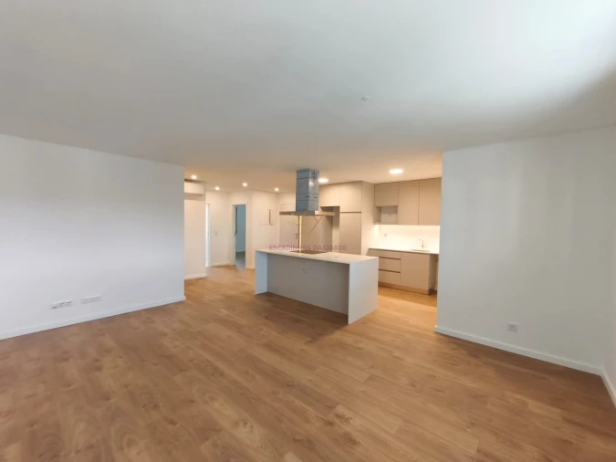 Apartamento T2 para Venda em Camarate, Unhos e Apelação Foto 7