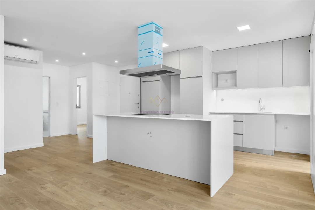 Apartamento T2 para Venda em Camarate, Unhos e Apelação Foto 13