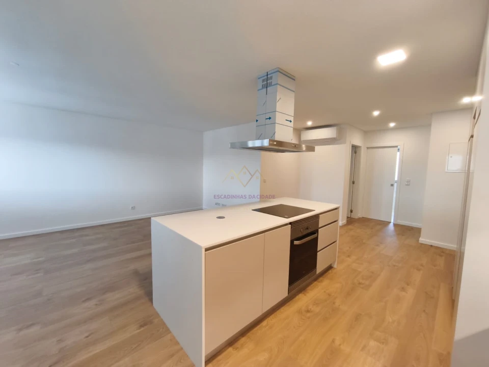 Apartamento T2 para Venda em Camarate, Unhos e Apelação Foto 8
