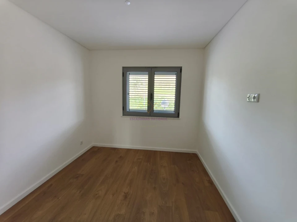 Apartamento T2 para Venda em Camarate, Unhos e Apelação Foto 23