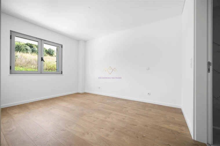 Apartamento T2 para Venda em Camarate, Unhos e Apelação Foto 19