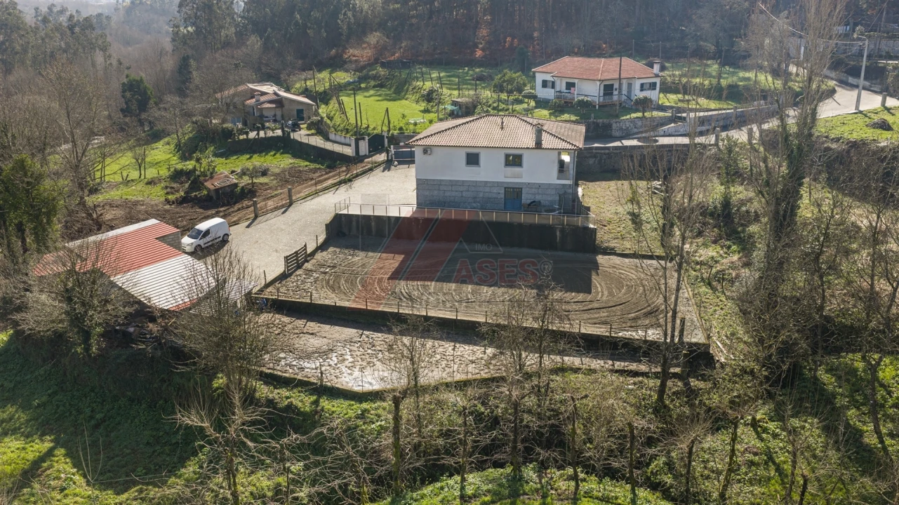 Moradia T3 para Venda em Golães Foto 38