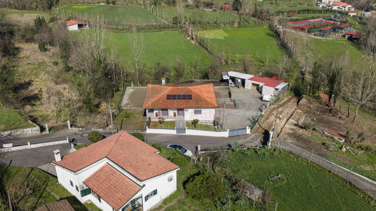 Moradia T3 para Venda em Golães Foto 36