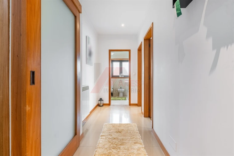 Moradia T3 para Venda em Golães Foto 10