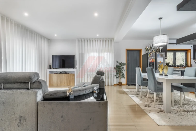 Moradia T3 para Venda em Golães Foto 5