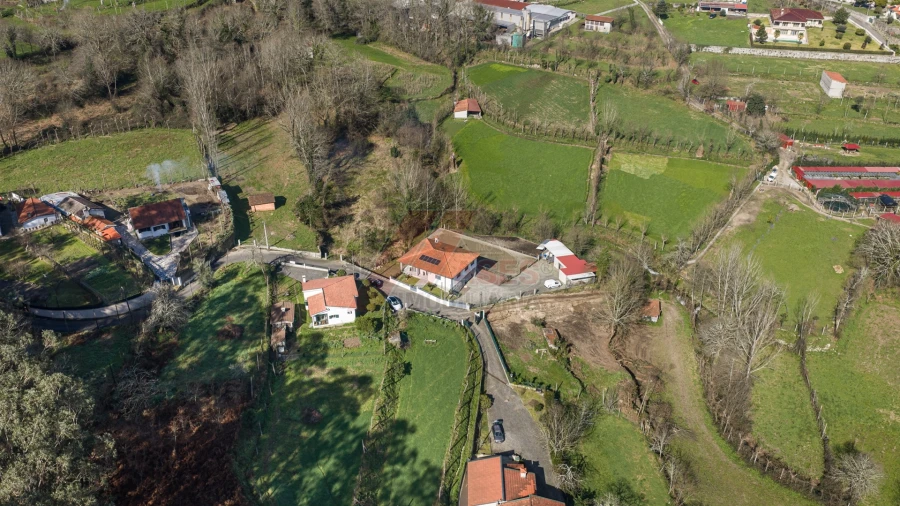 Moradia T3 para Venda em Golães Foto 35