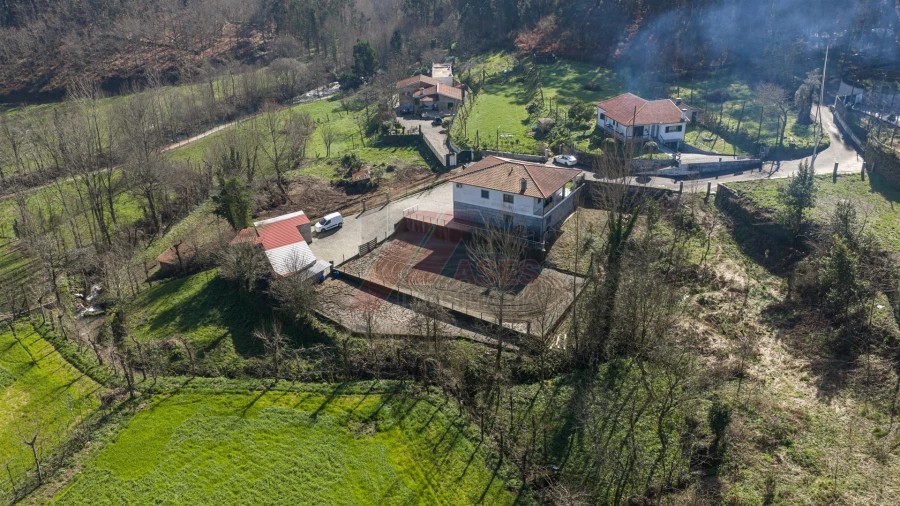 Moradia T3 para Venda em Golães Foto 31