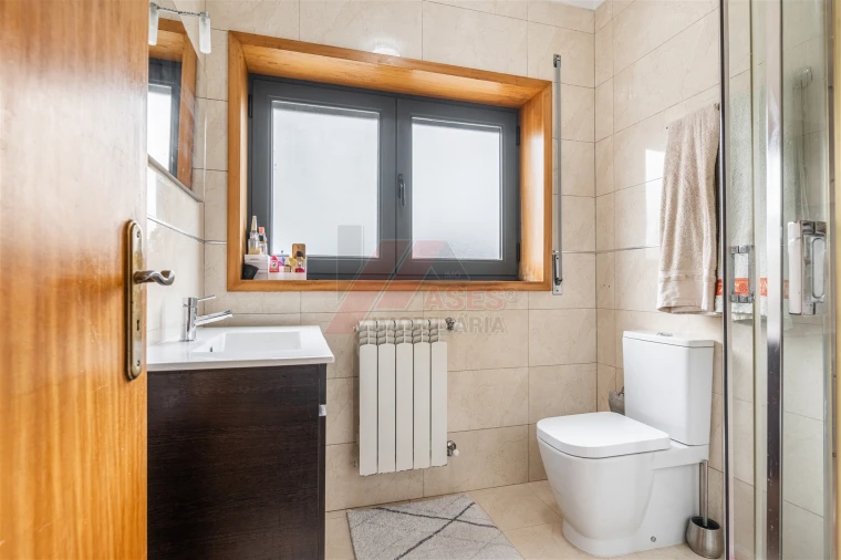 Moradia T3 para Venda em Golães Foto 14