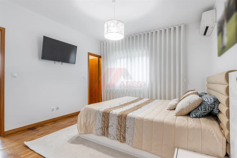 Moradia T3 para Venda em Golães Foto 11