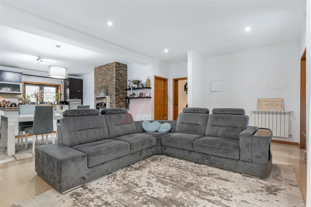 Moradia T3 para Venda em Golães Foto 4