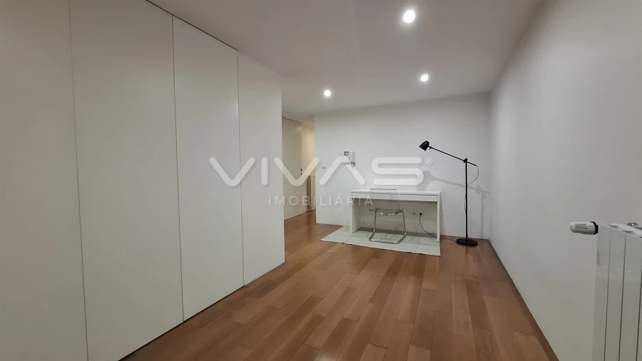 Apartamento T2 para Arrendamento em Nogueira, Fraião e Lamaçães Foto 8