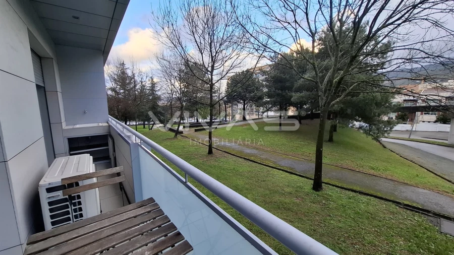 Apartamento T2 para Arrendamento em Nogueira, Fraião e Lamaçães Foto 6