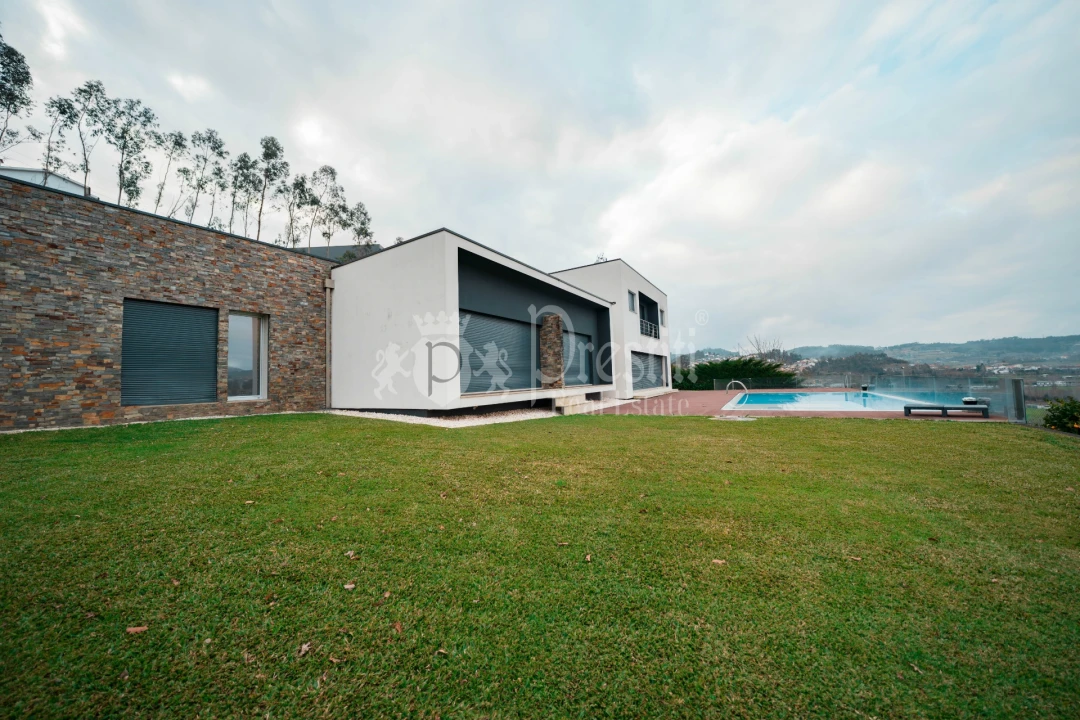 Moradia T4 para Venda em Aldão Foto 56