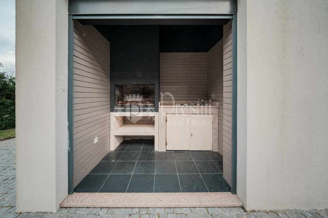 Moradia T4 para Venda em Aldão Foto 49