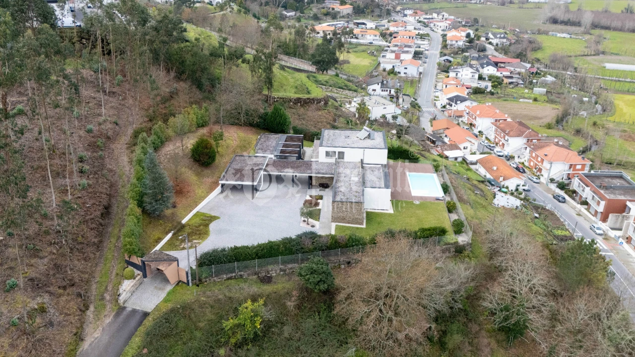 Moradia T4 para Venda em Aldão Foto 2