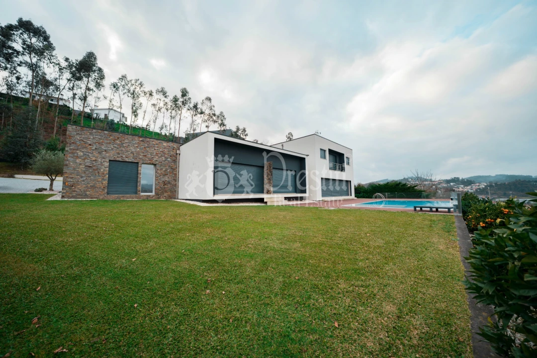 Moradia T4 para Venda em Aldão Foto 57