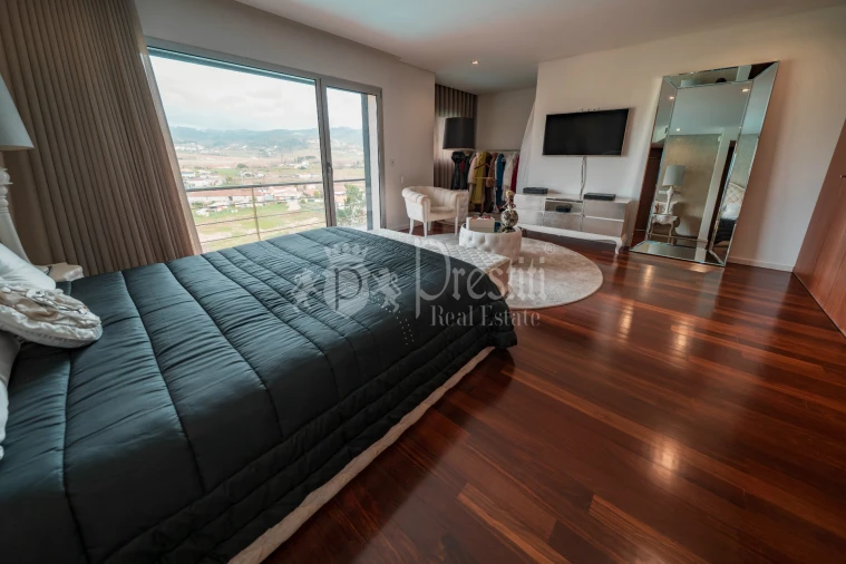 Moradia T4 para Venda em Aldão Foto 19