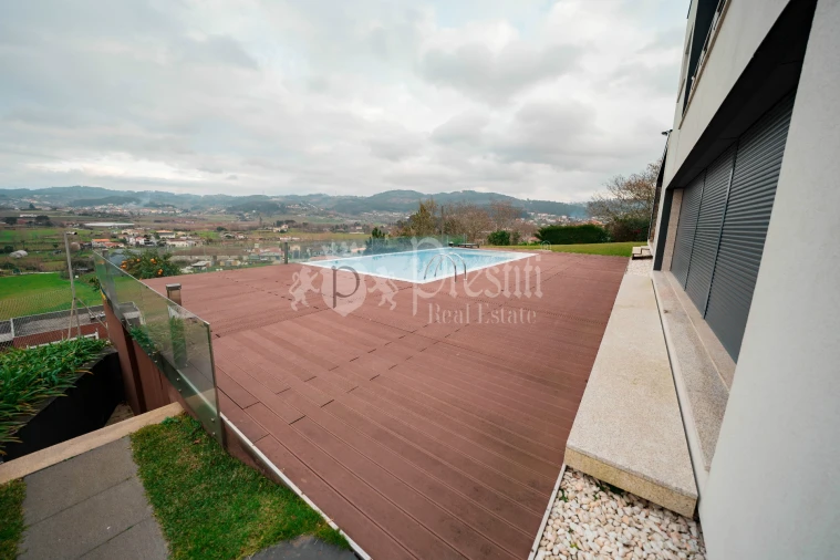 Moradia T4 para Venda em Aldão Foto 52