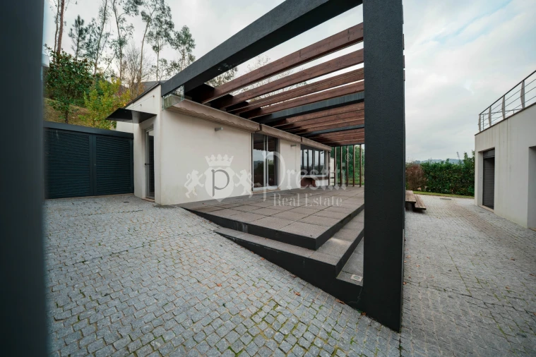 Moradia T4 para Venda em Aldão Foto 45