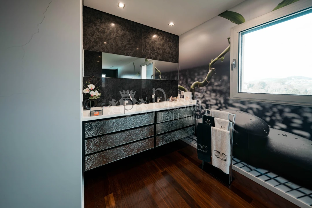 Moradia T4 para Venda em Aldão Foto 23