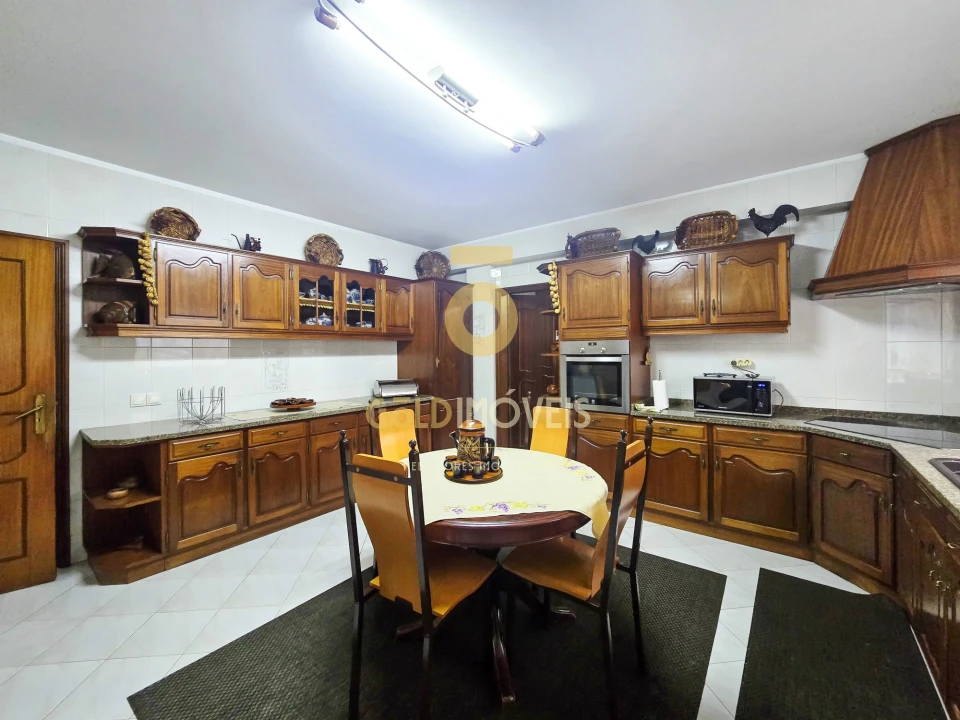 Moradia T4 para Venda em Santa Maria de Lamas Foto 5