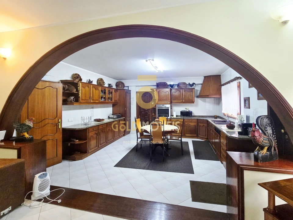 Moradia T4 para Venda em Santa Maria de Lamas Foto 9