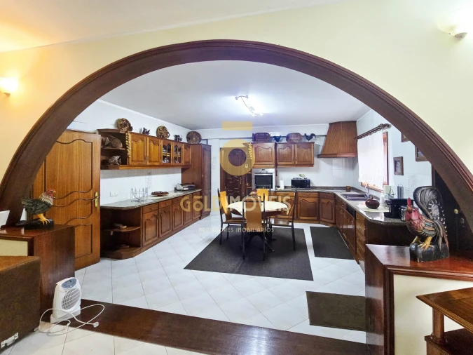 Moradia T4 para Venda em Santa Maria de Lamas Foto 9