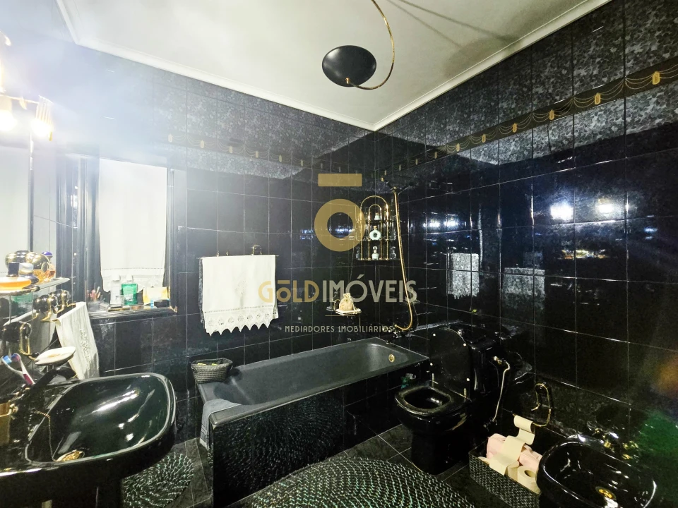 Moradia T4 para Venda em Santa Maria de Lamas Foto 17