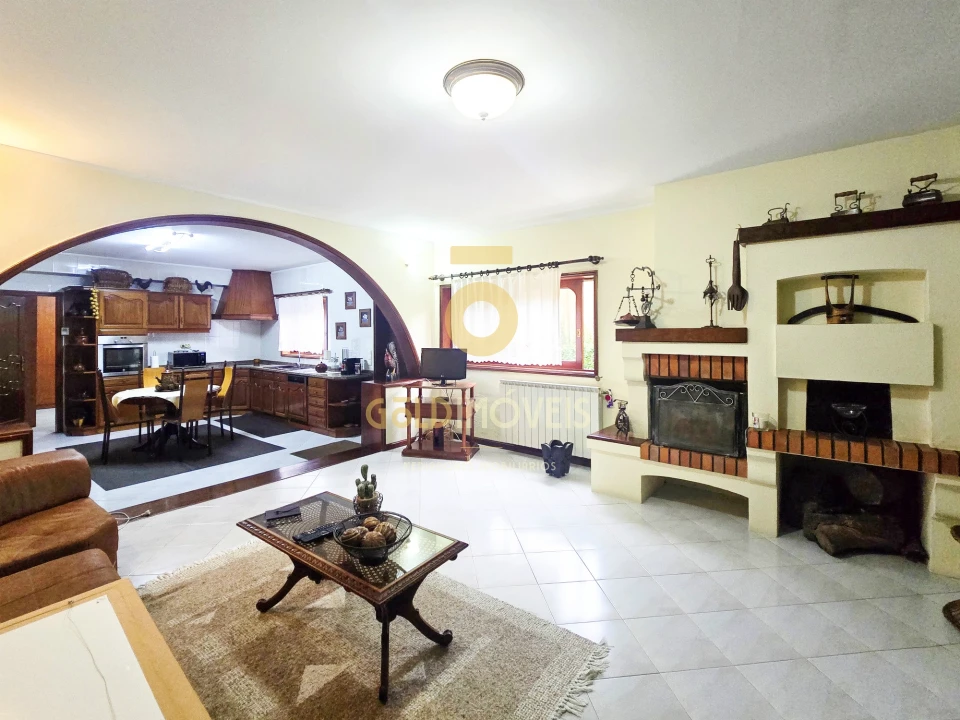 Moradia T4 para Venda em Santa Maria de Lamas Foto 8