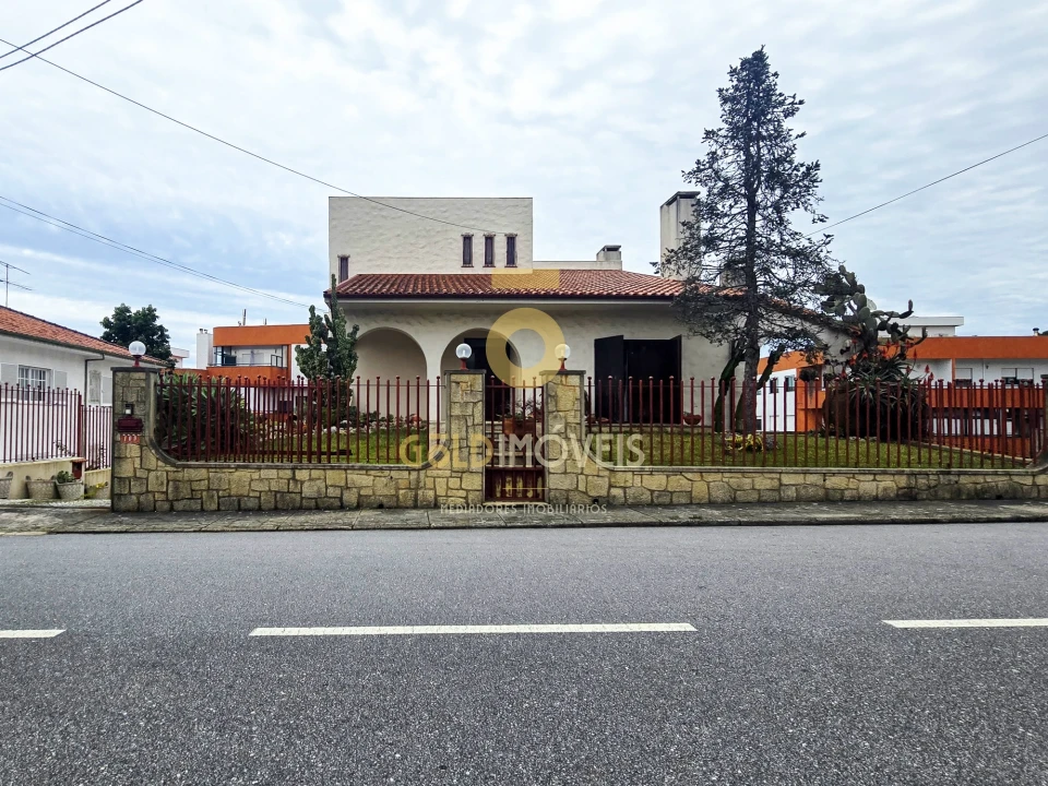 Moradia T4 para Venda em Santa Maria de Lamas Foto 32