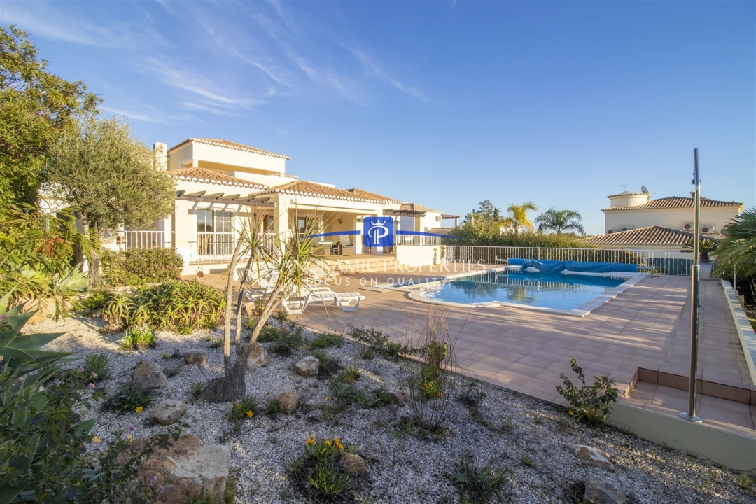 Moradia T4 para Venda em Lagoa e Carvoeiro Foto 3