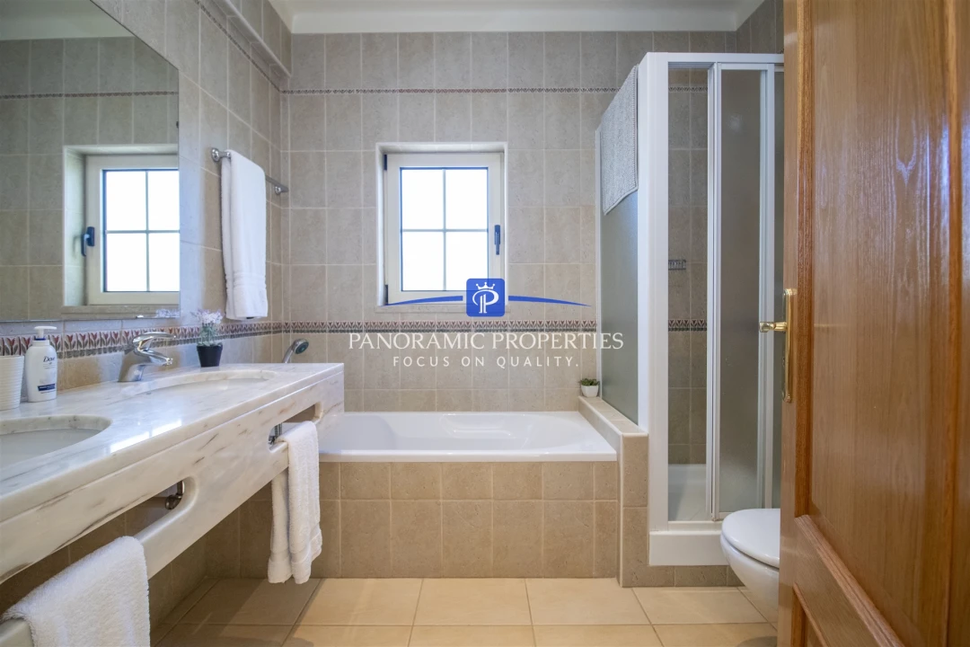 Moradia T4 para Venda em Lagoa e Carvoeiro Foto 23