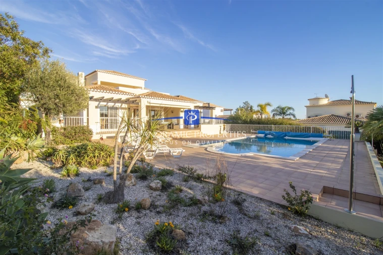 Moradia T4 para Venda em Lagoa e Carvoeiro Foto 3