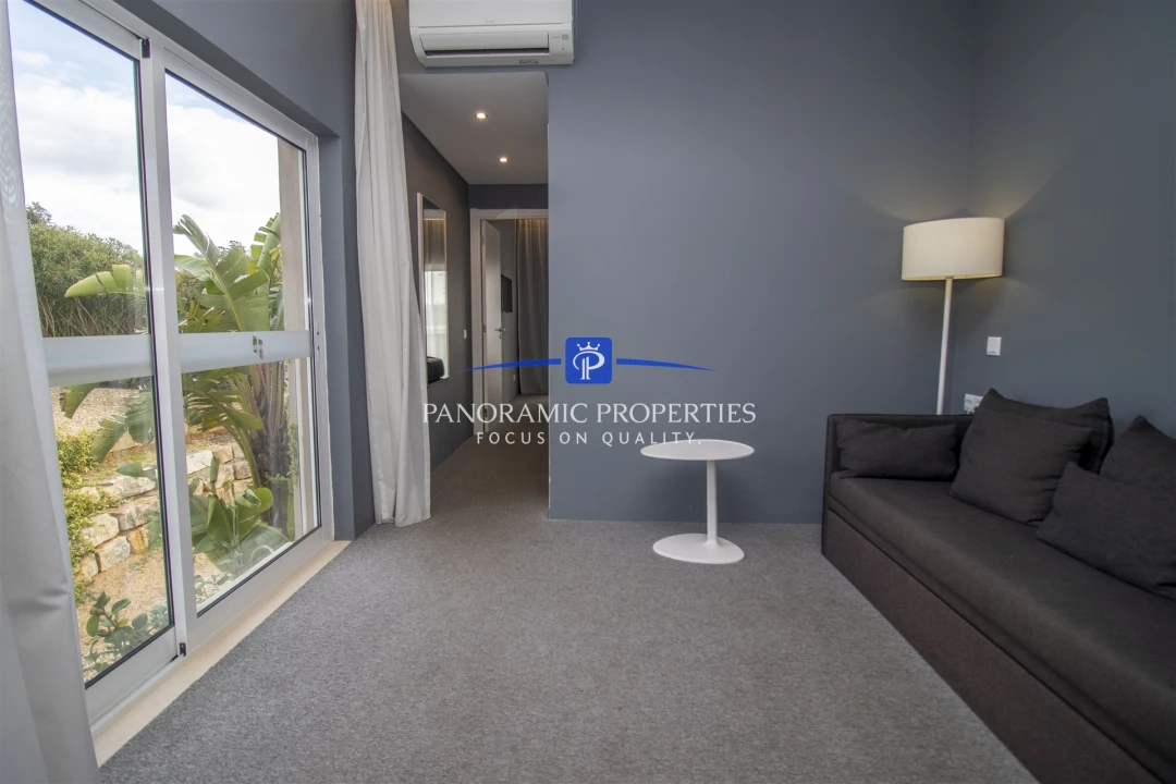 Apartamento T0 para Venda em Estômbar e Parchal Foto 6