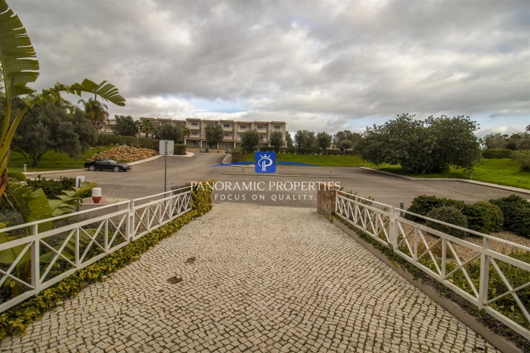 Apartamento T0 para Venda em Estômbar e Parchal Foto 27