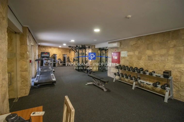 Apartamento T0 para Venda em Estômbar e Parchal Foto 18