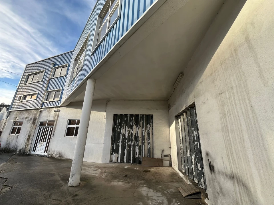 Negócio para Venda em Carvalhosa Foto 3