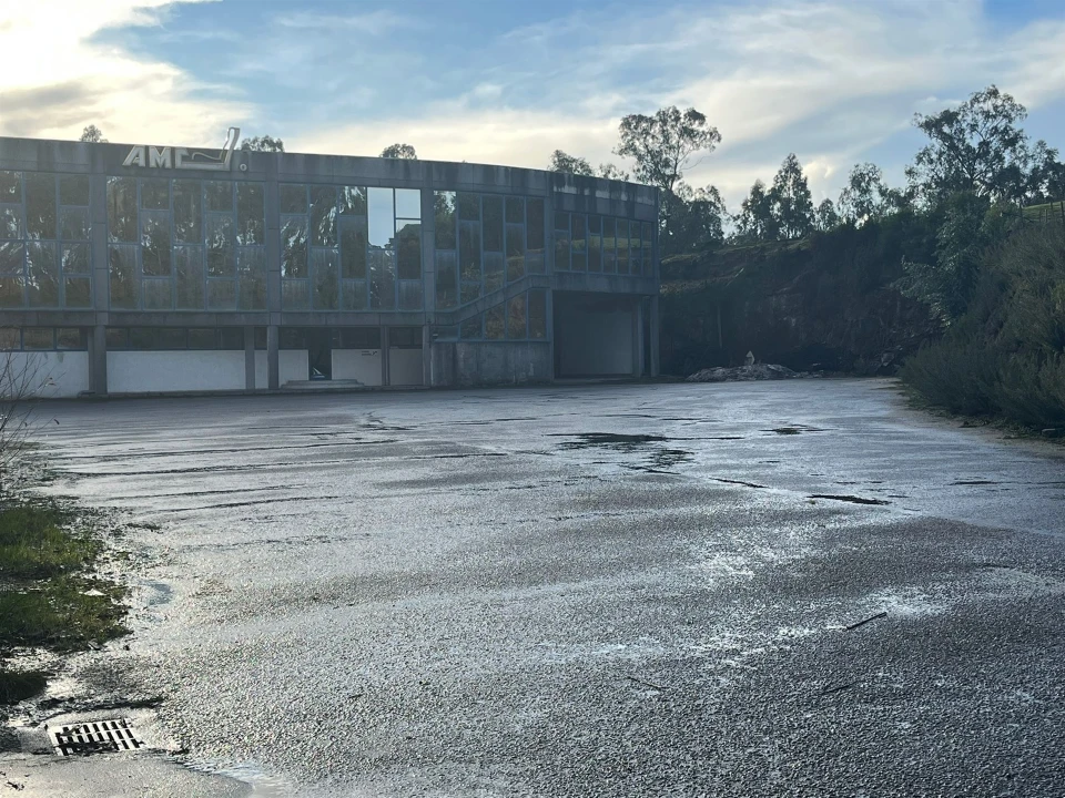 Negócio para Venda em Carvalhosa Foto 5