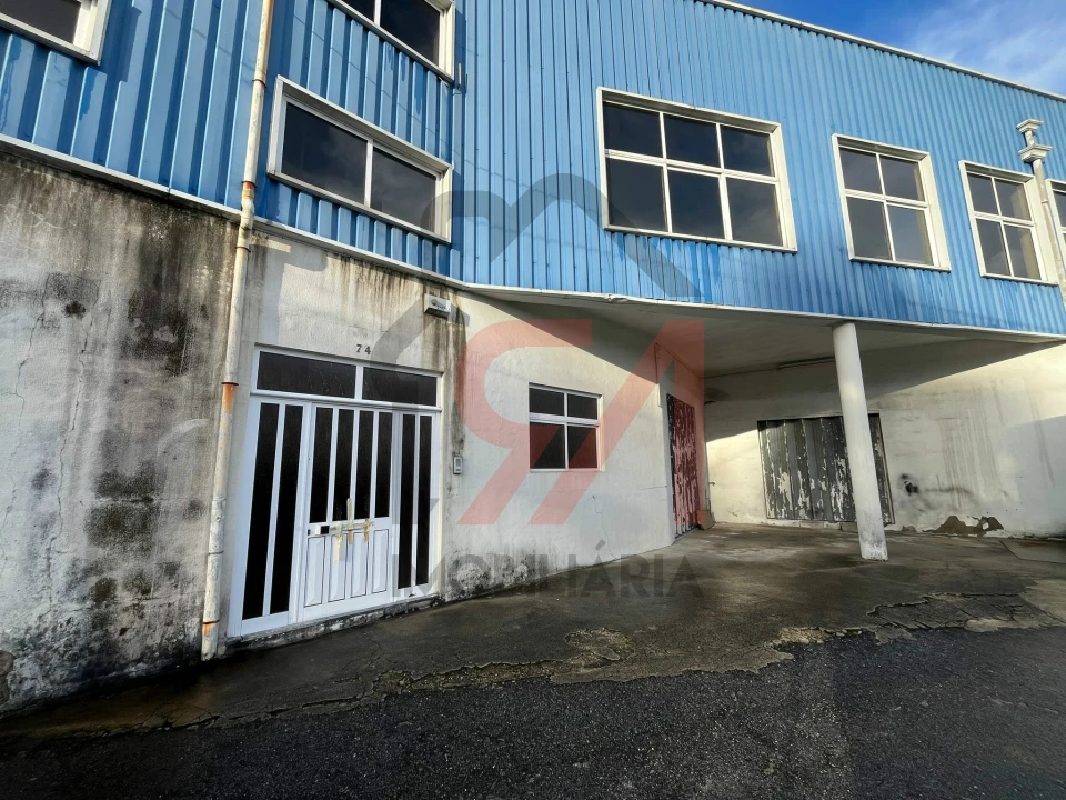 Negócio para Venda em Carvalhosa Foto 1