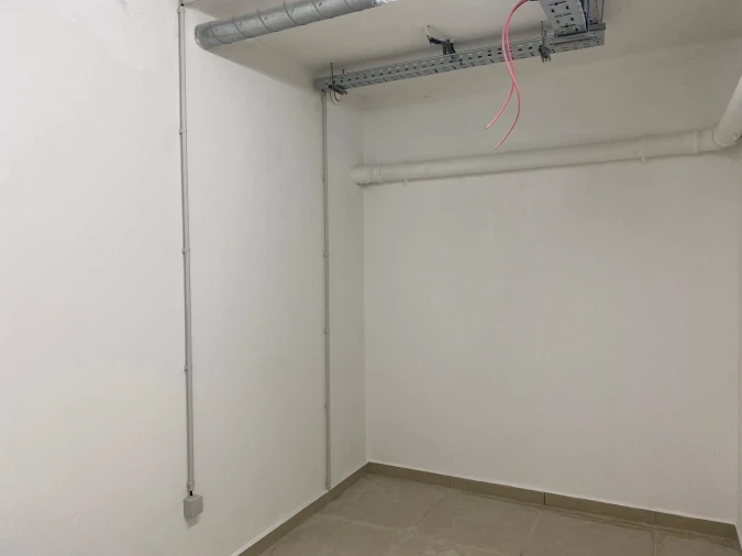 Loja para Arrendamento em Viseu Foto 8