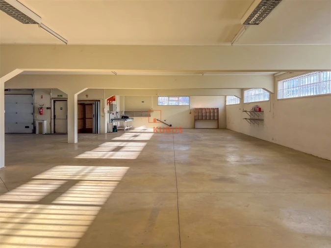 Armazém para Arrendamento em Minde Foto 3