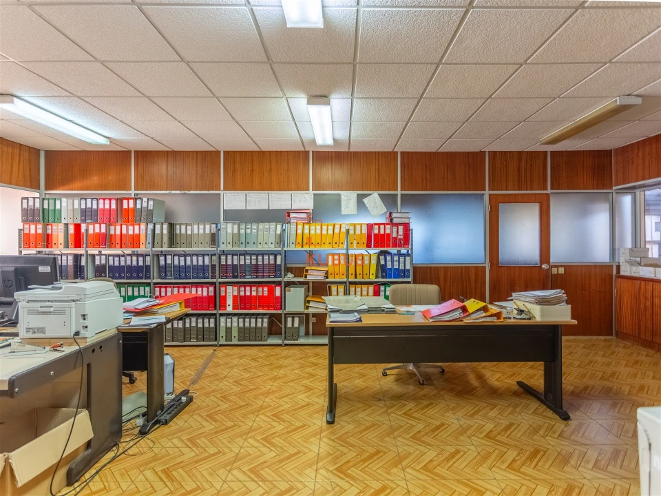 Armazém para Arrendamento em Minde Foto 5